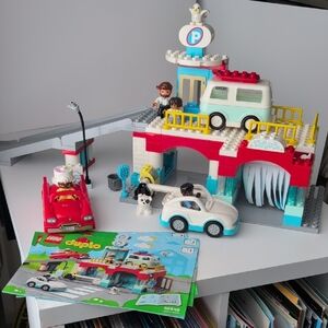 LEGO DUPLO Car Wash Playset - Red, White, Blue
